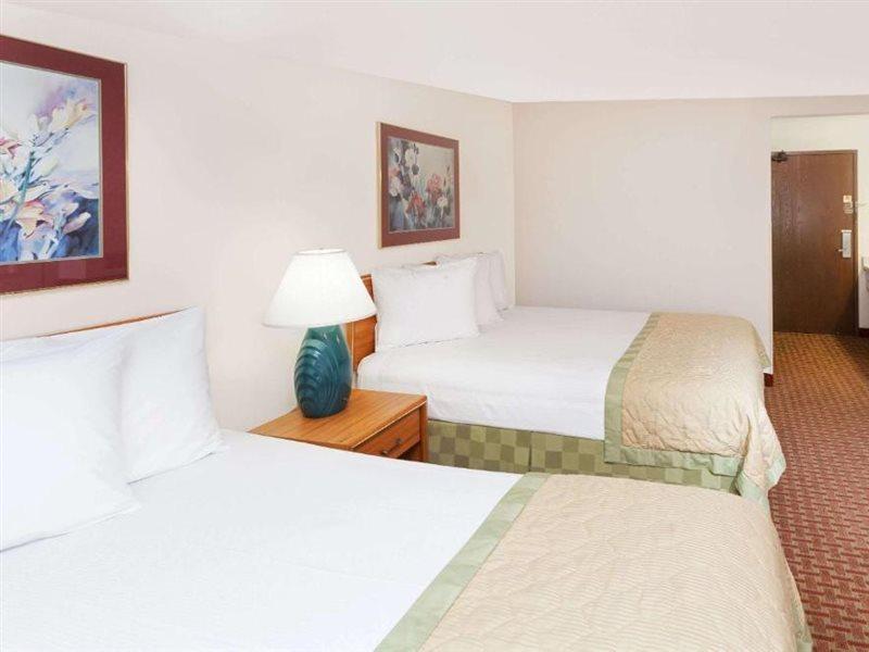 Baymont By Wyndham St. Joseph/Stevensville Ngoại thất bức ảnh