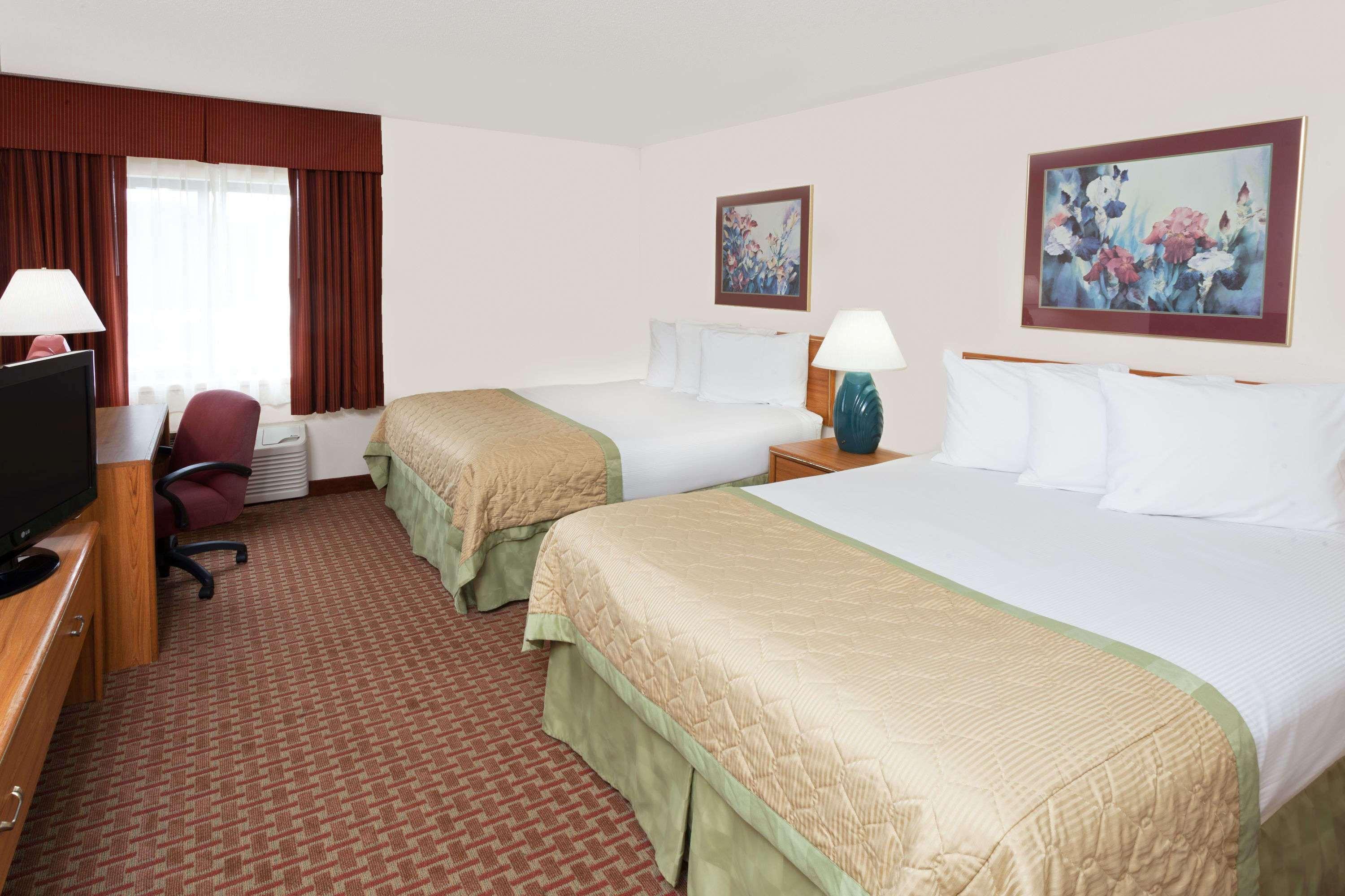 Baymont By Wyndham St. Joseph/Stevensville Ngoại thất bức ảnh