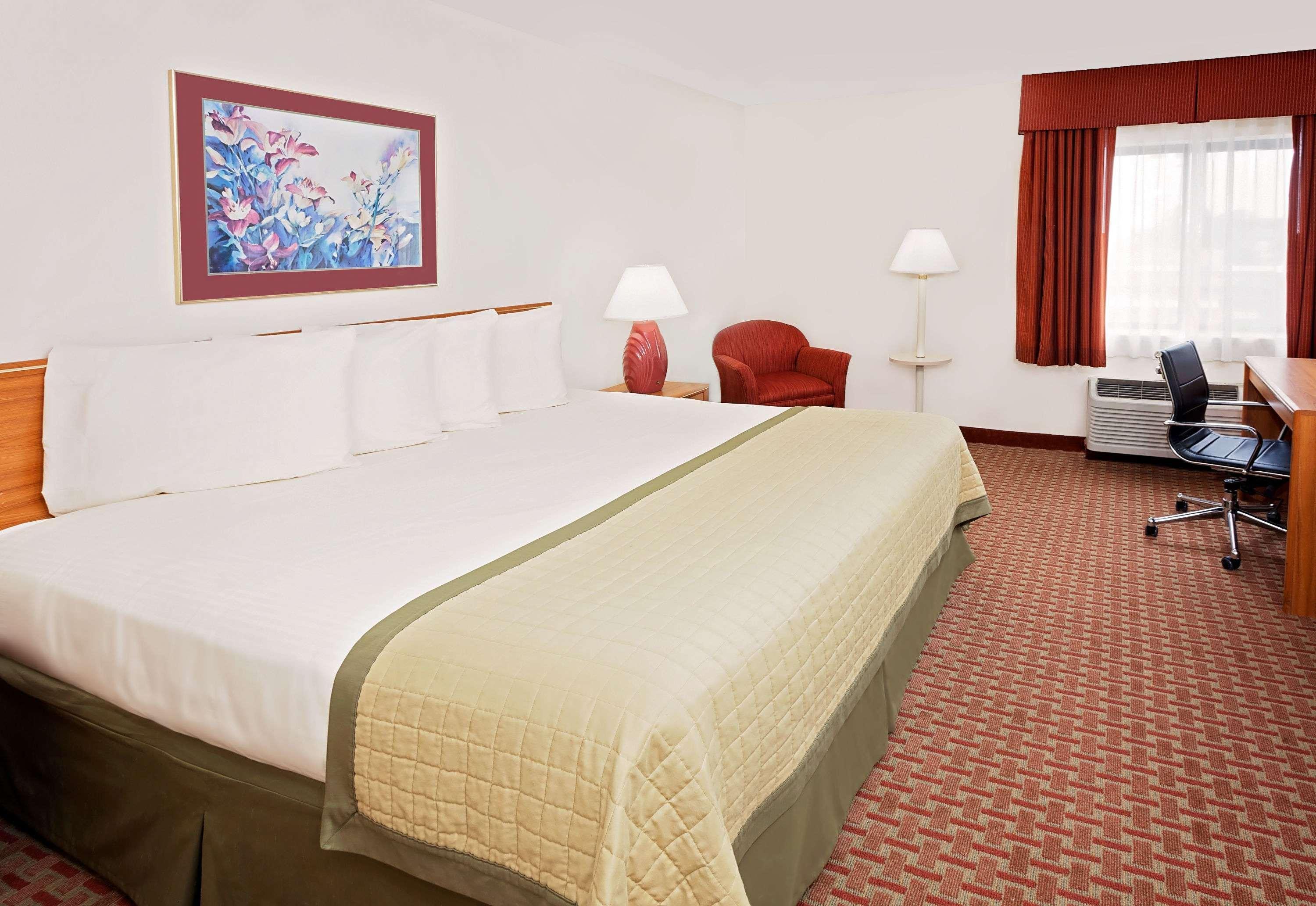 Baymont By Wyndham St. Joseph/Stevensville Ngoại thất bức ảnh