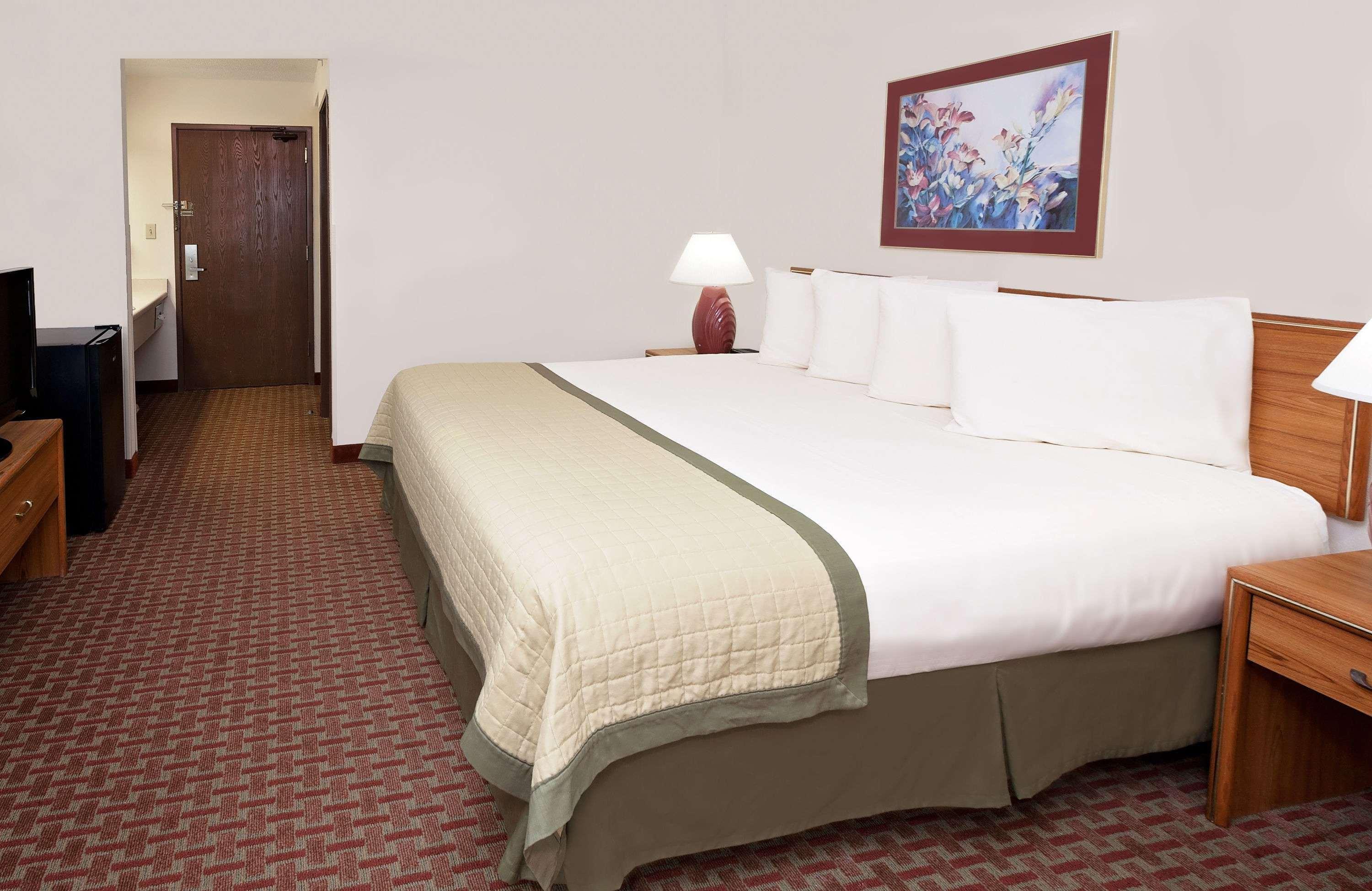 Baymont By Wyndham St. Joseph/Stevensville Ngoại thất bức ảnh